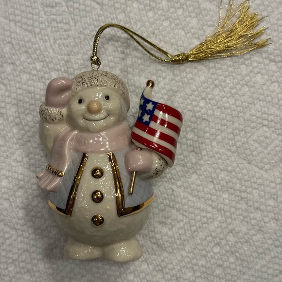 LENOX 2002 Patriotic Snowman Ornament - Picture 3 of 8